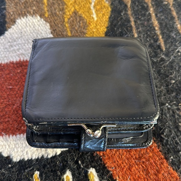 Vintage COACH Kiss Lock Black leather bifold wallet w/coin purse - Picture 2 of 13